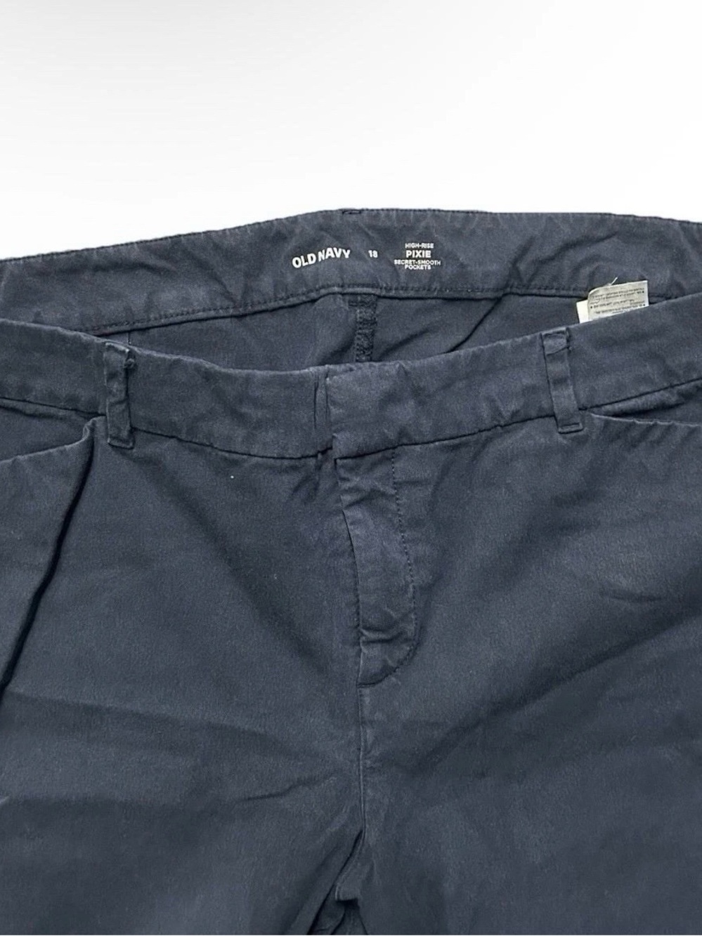 Women’s Old Navy High Rise Pixie Secret Smooth Pockets Navy Blue Pants Size 18 - Picture 2 of 2